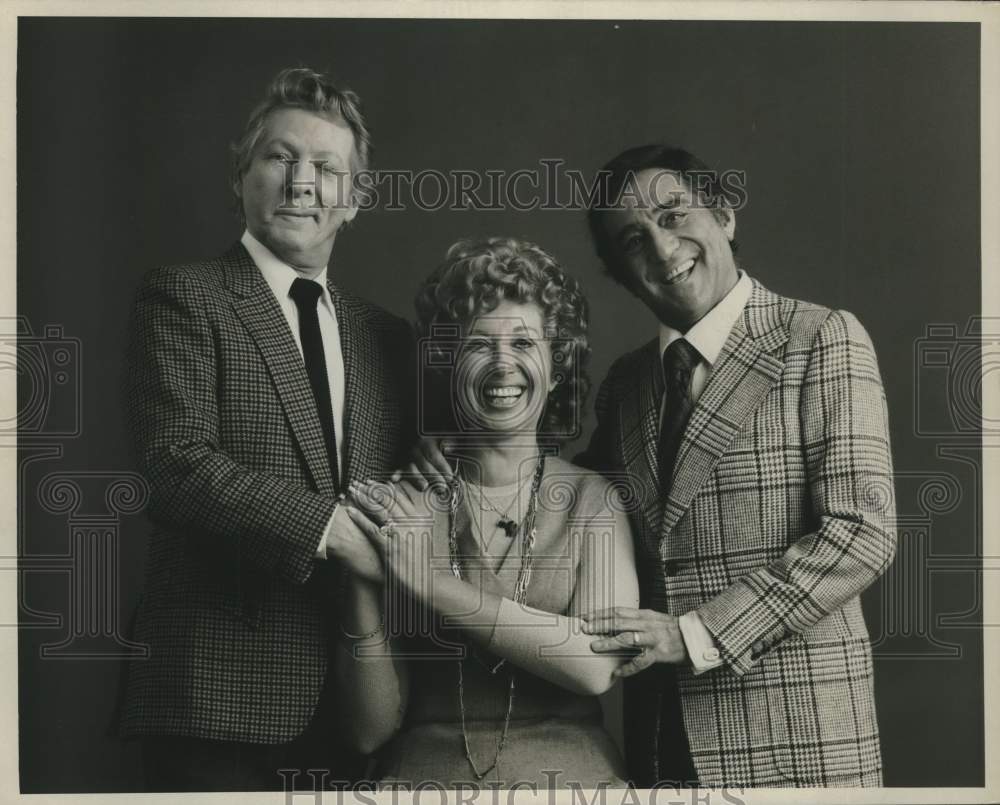 1978 Press Photo Actor Robert Merrill with co-stars in show portrait - sap18404- Historic Images