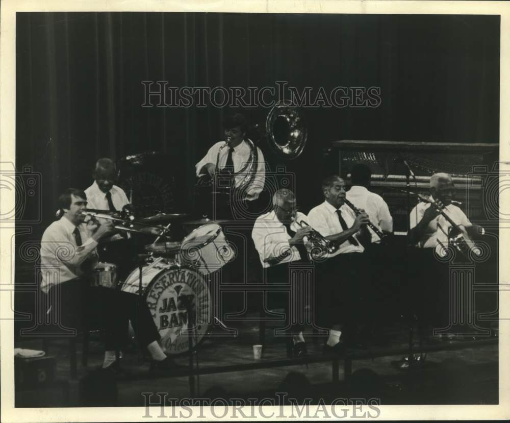 1979 Press Photo Preservation Ball Jazz Band perform on stage at concert- Historic Images