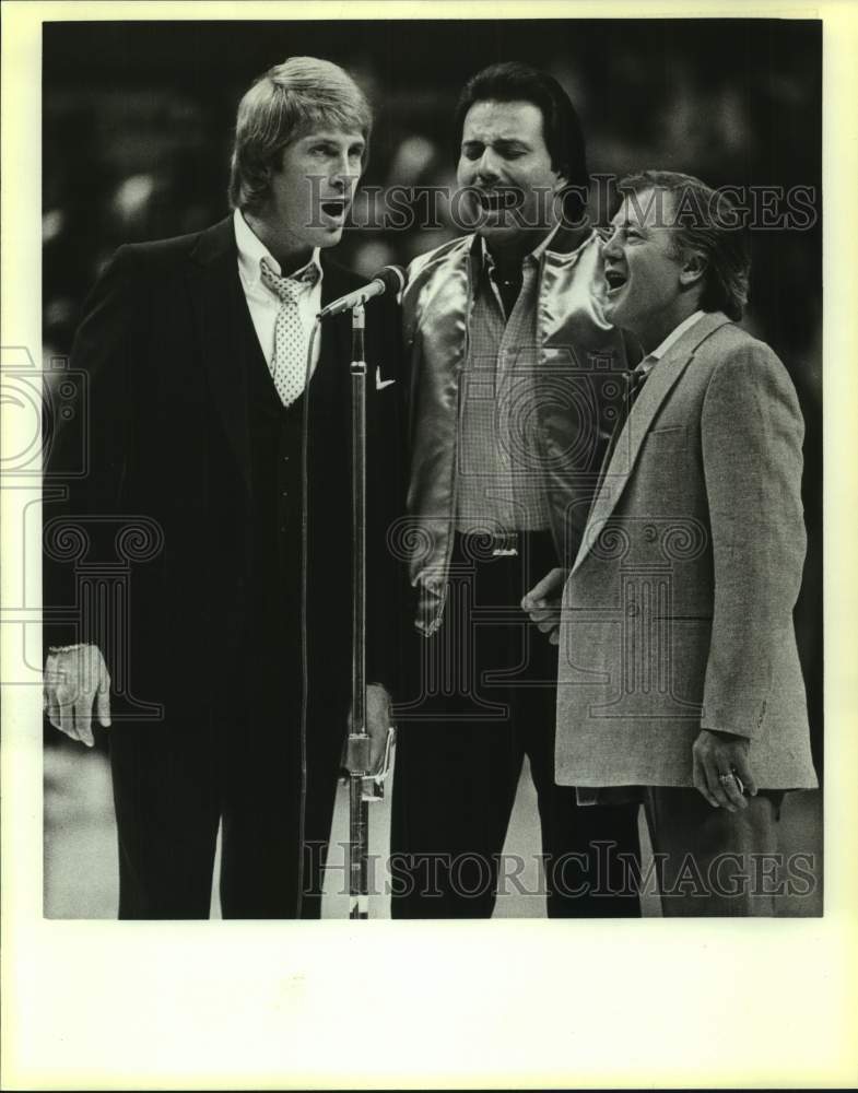 1985 Press Photo Three Members of The Letterman sing at Spurs vs. Lakers game- Historic Images