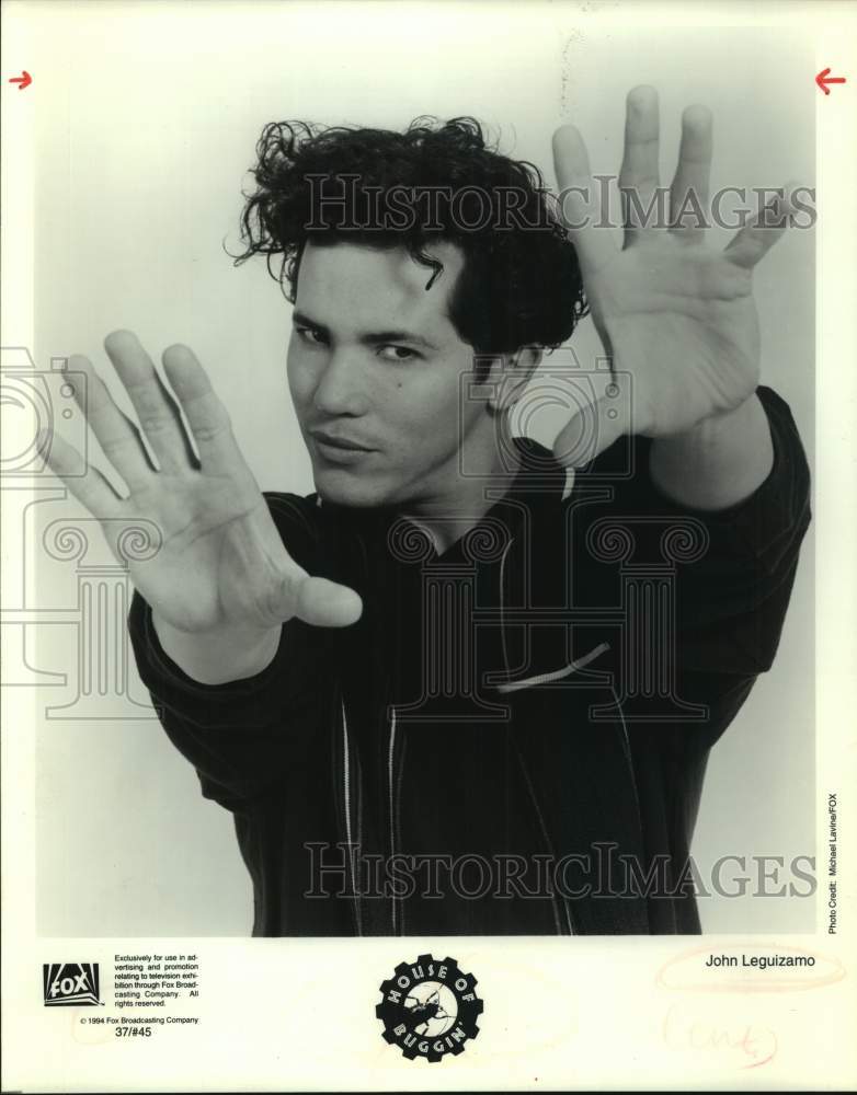 1994 Press Photo Entertainer, Actor John Leguizamo in &quot;House of Buggin&quot;- Historic Images