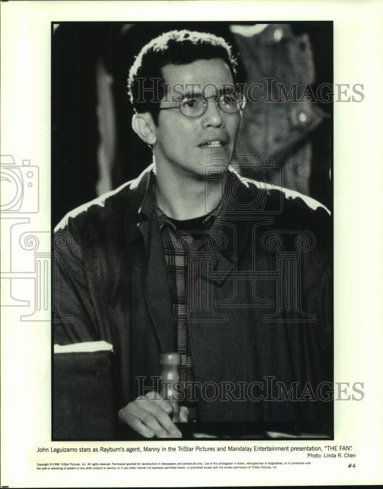 1996 Press Photo Actor John Leguizamo at agent Manny in "The Fan" - sap18756- Historic Images