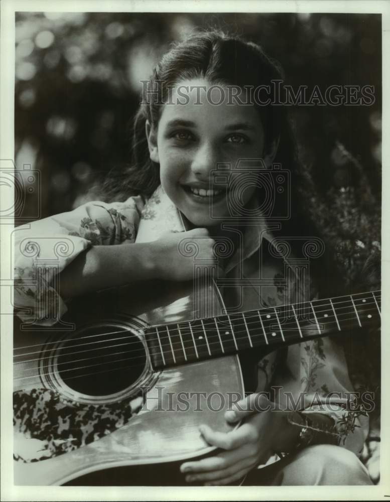 1981 Press Photo Georgia Leigh, Teen Songwriter, Recording Artist with Guitar- Historic Images