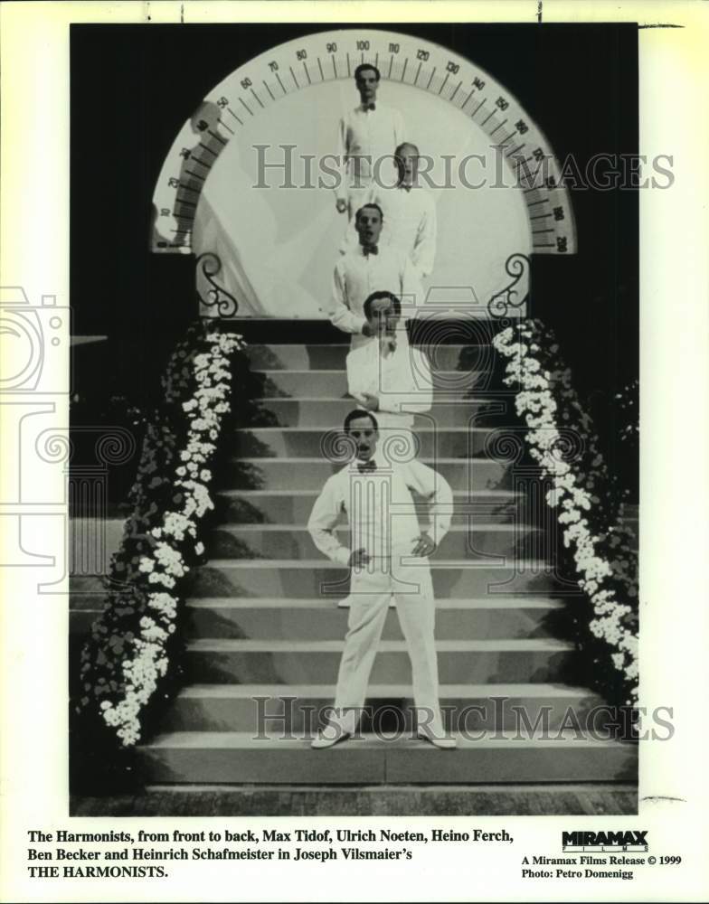 1999 Press Photo Five Members of The Harmonists on stage in film - sap18935- Historic Images