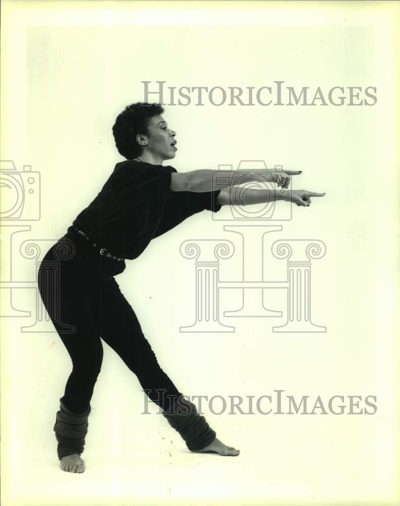 1987 Press Photo Adrienne Hawkins, Artistic Director for Impulse Dance Company- Historic Images