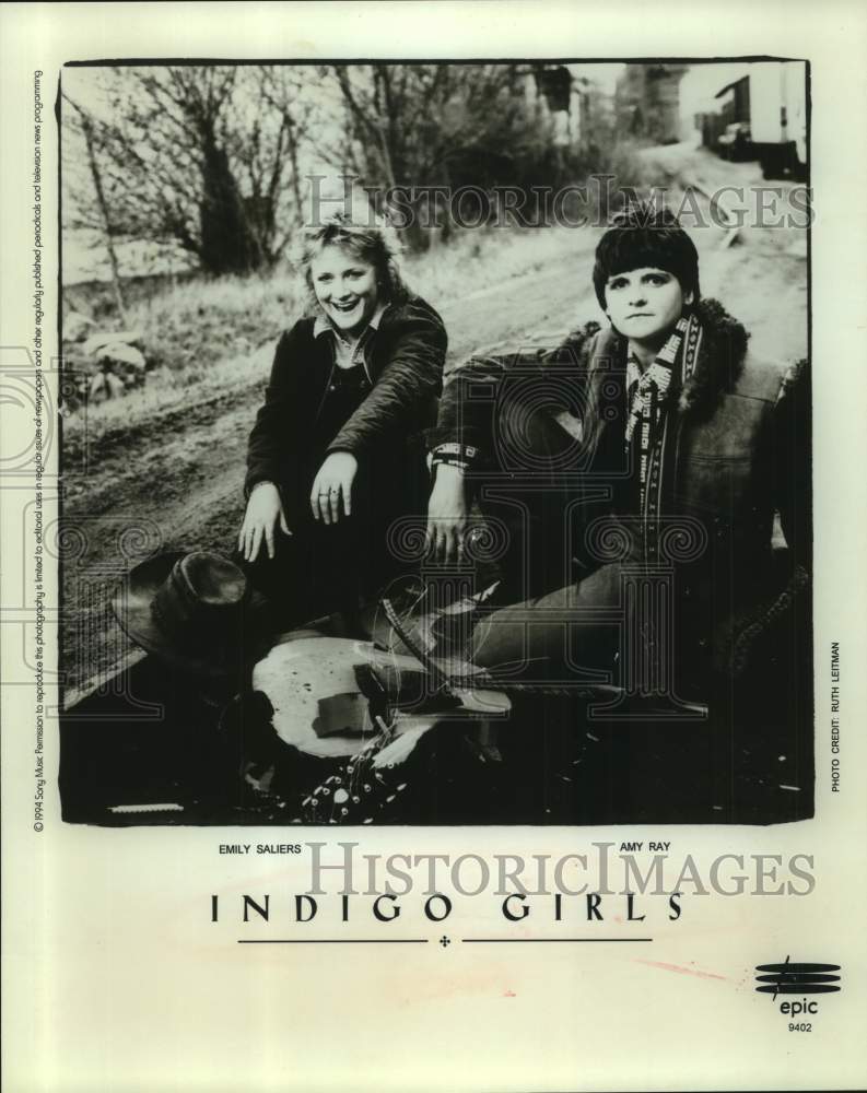 1994 Press Photo Indigo Girls Musicians Emily Saliers and Amy Ray - sap19066- Historic Images