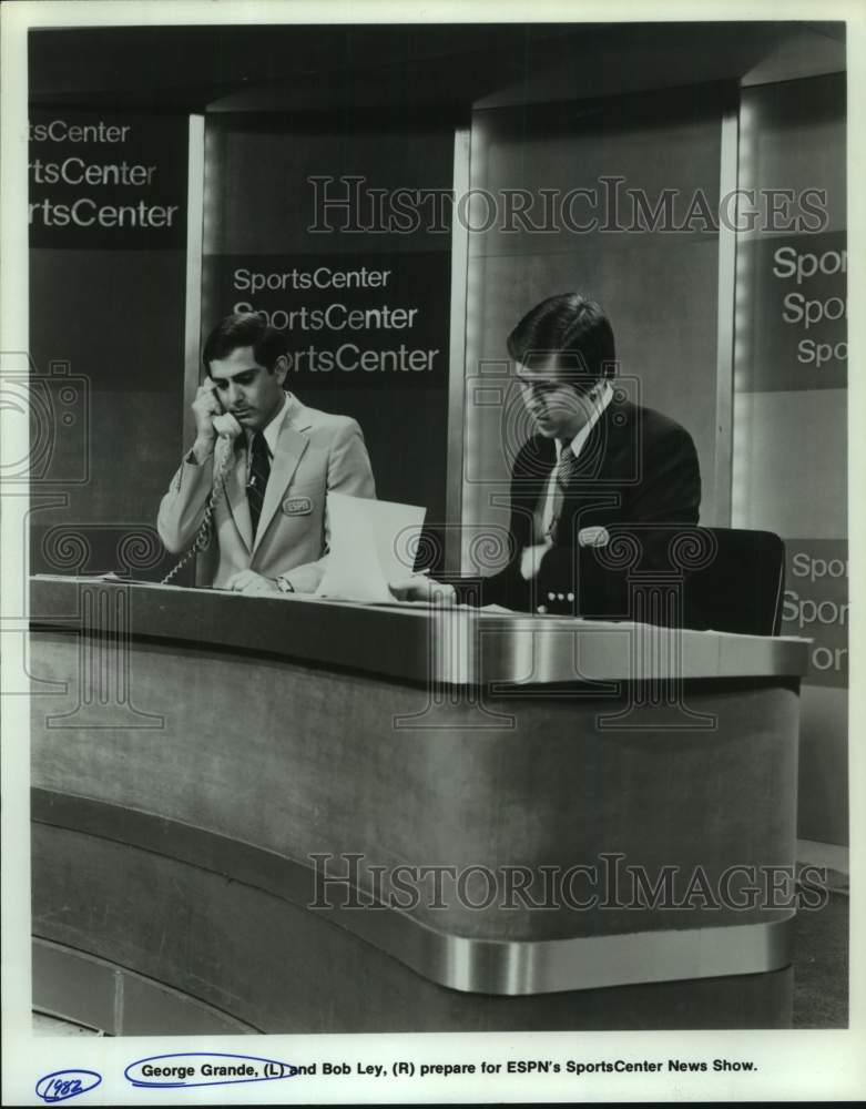 1982 Press Photo ESPN SportsCenter News Correspondents George Grande, Bob Ley- Historic Images