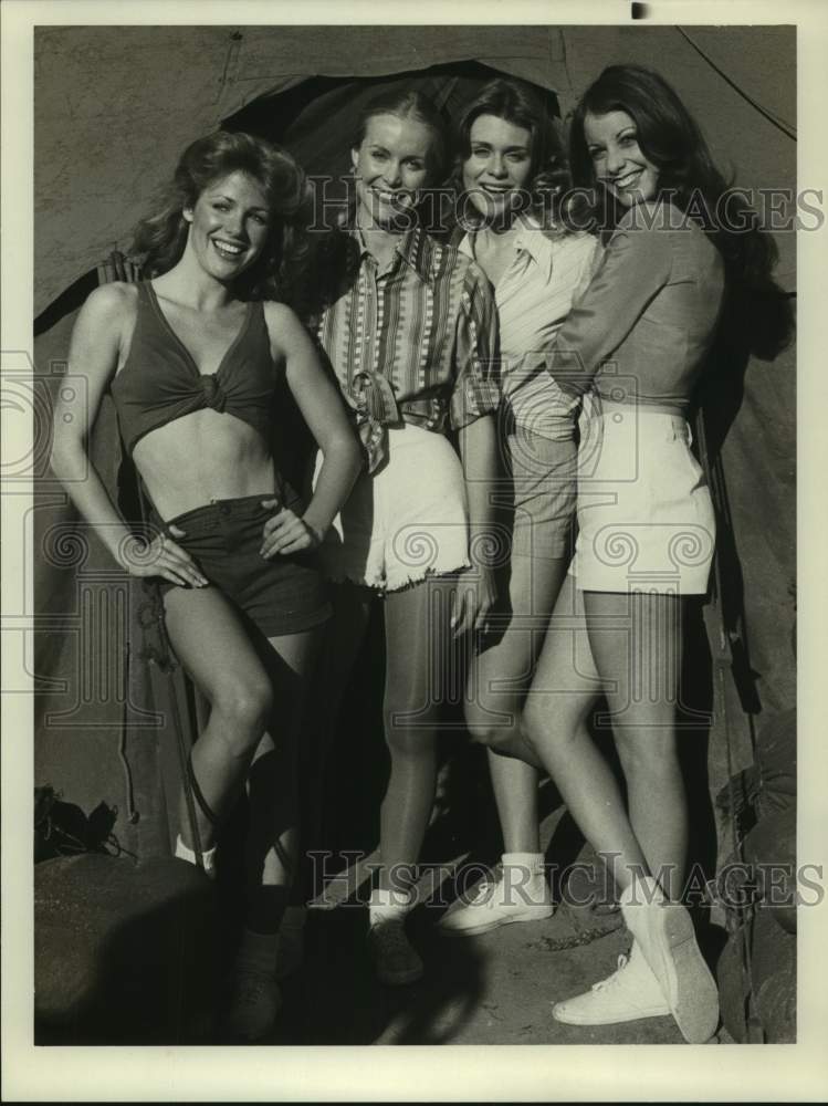 1978 Press Photo Fashion Model Julie McCullough with fellow models - sap19329- Historic Images