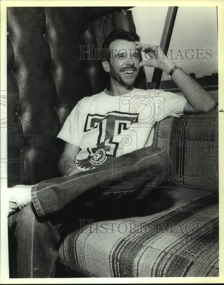 1990 Press Photo Benny McArthur, singer and guitar player, Texas - sap19377- Historic Images