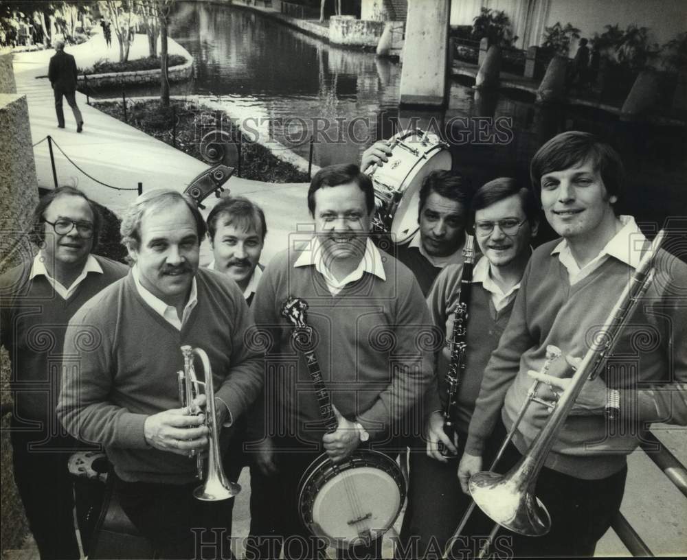 1985 Press Photo Members of the Jim Cullum Jazz Band. - sap19829- Historic Images