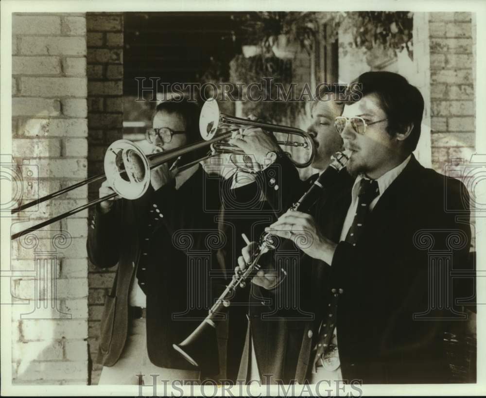 1982 Press Photo Mike Pittsley, Jim Cullum &amp; Allan Vache of the Happy Jazz Band.- Historic Images