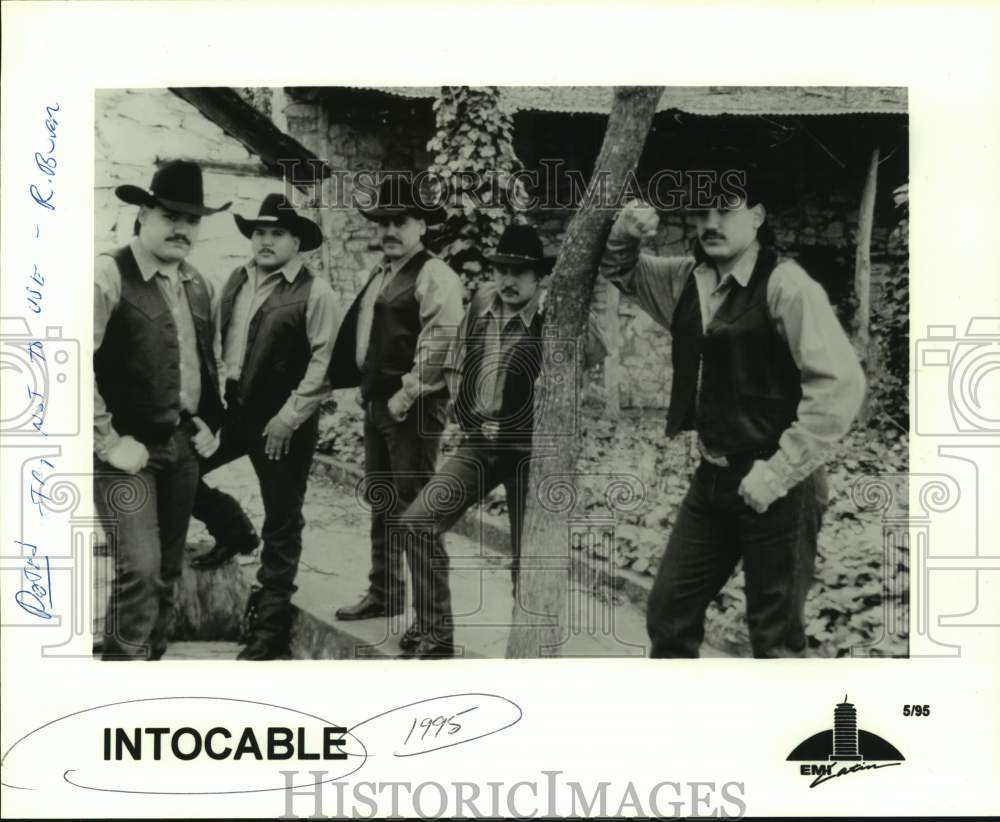 1995 Press Photo Recording Artists "Intocable" - sap19977- Historic Images