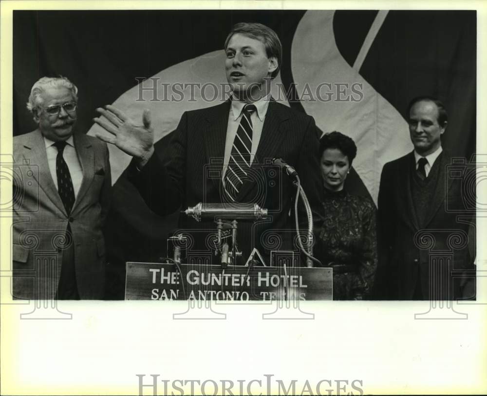 1987 Press Photo Rick Lester, San Antonio Symphony Managing Director - sap20122- Historic Images