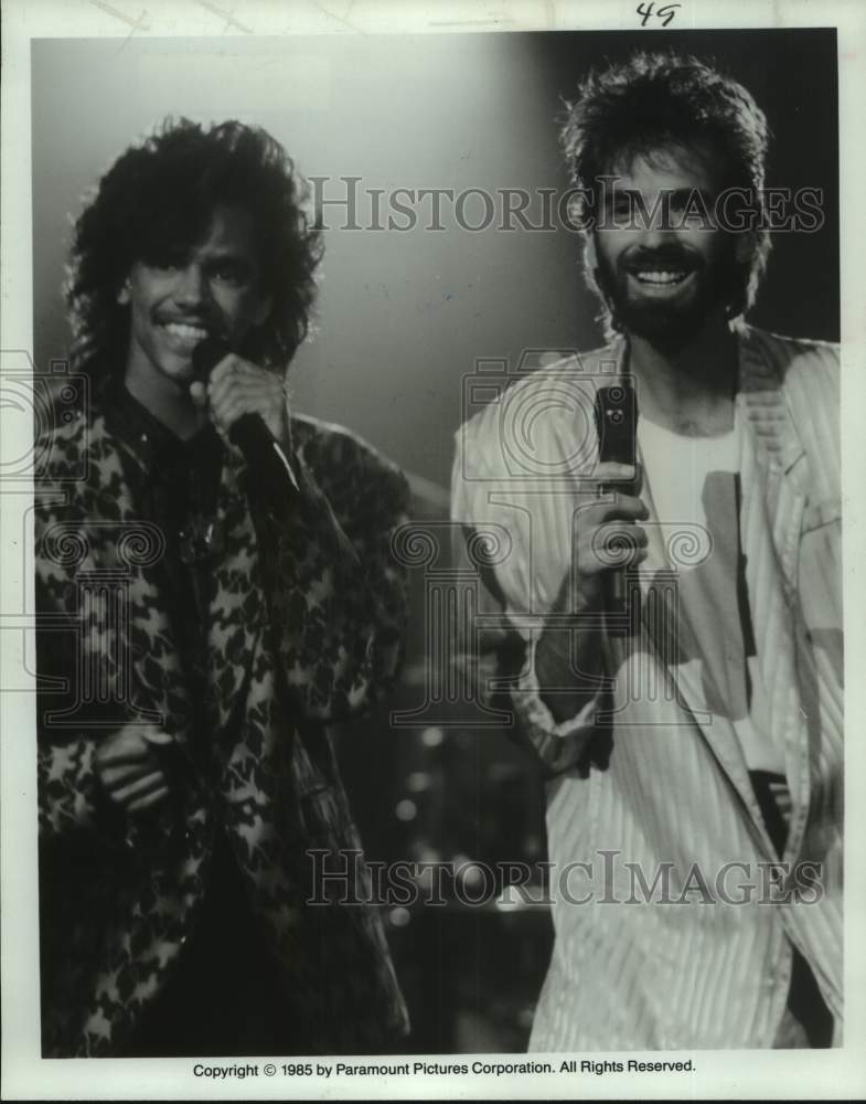 1981 Press Photo El DeBarge and Kenny Loggins perform on "Solid Gold" Show on TV- Historic Images