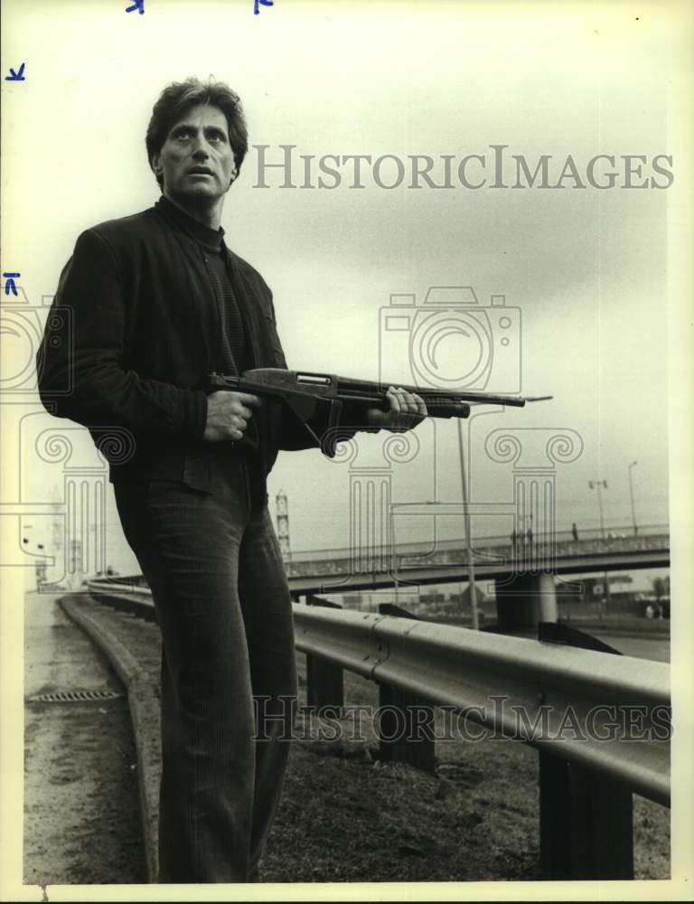 1986 Press Photo Actor Joseph cortese in &quot;C.A.T. Squad&quot; Television Movie- Historic Images