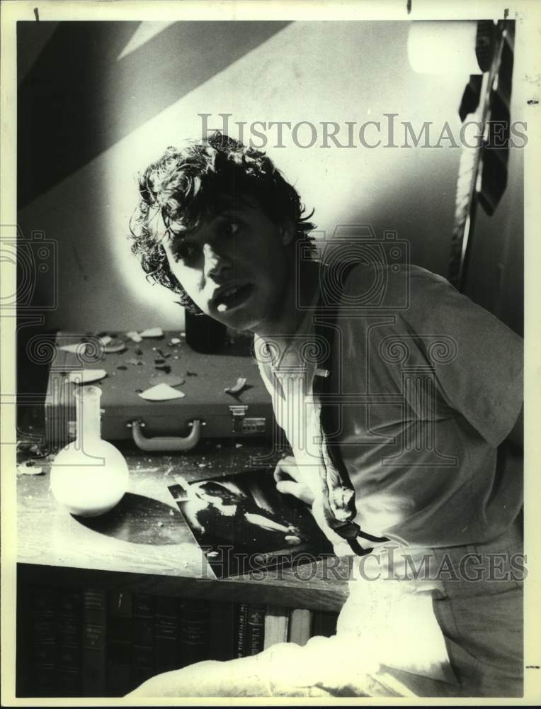 1986 Press Photo Actor Jon Cryer in &quot;Amazing Stories&quot; on NBC Television- Historic Images