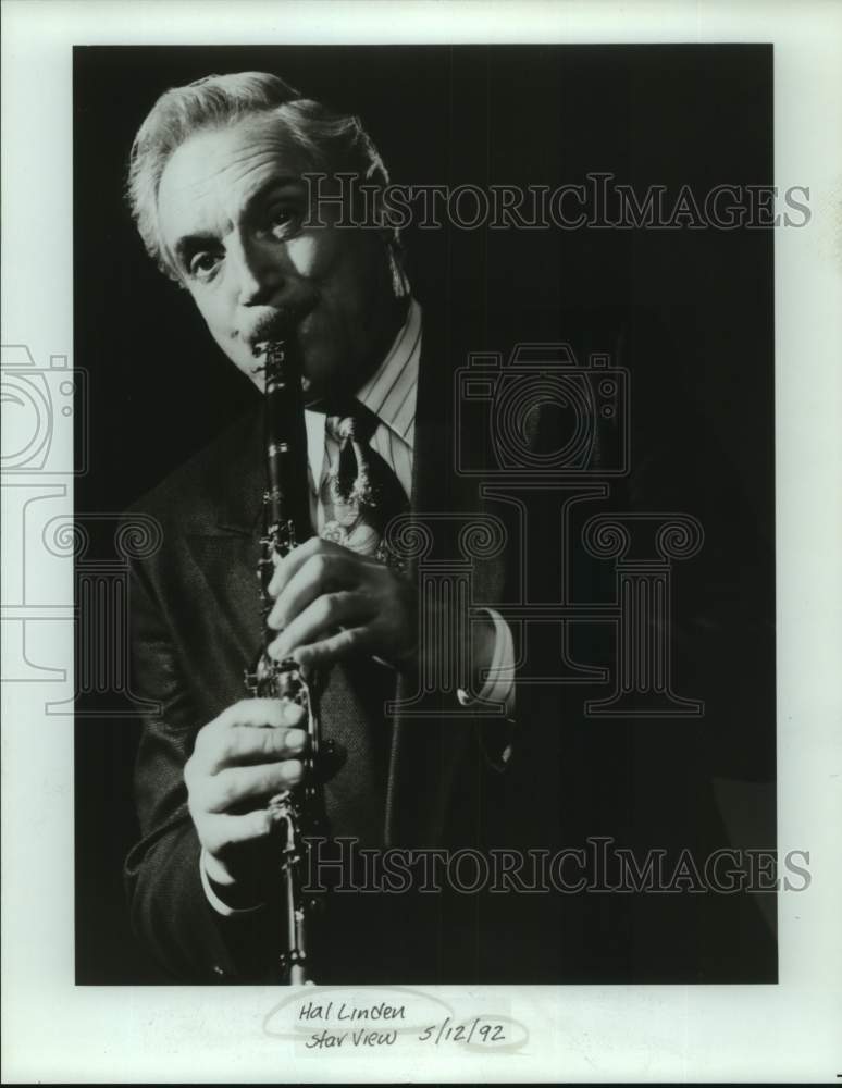 1992 Press Photo Actor Hal Linden Playing Clarinet - sap20530- Historic Images