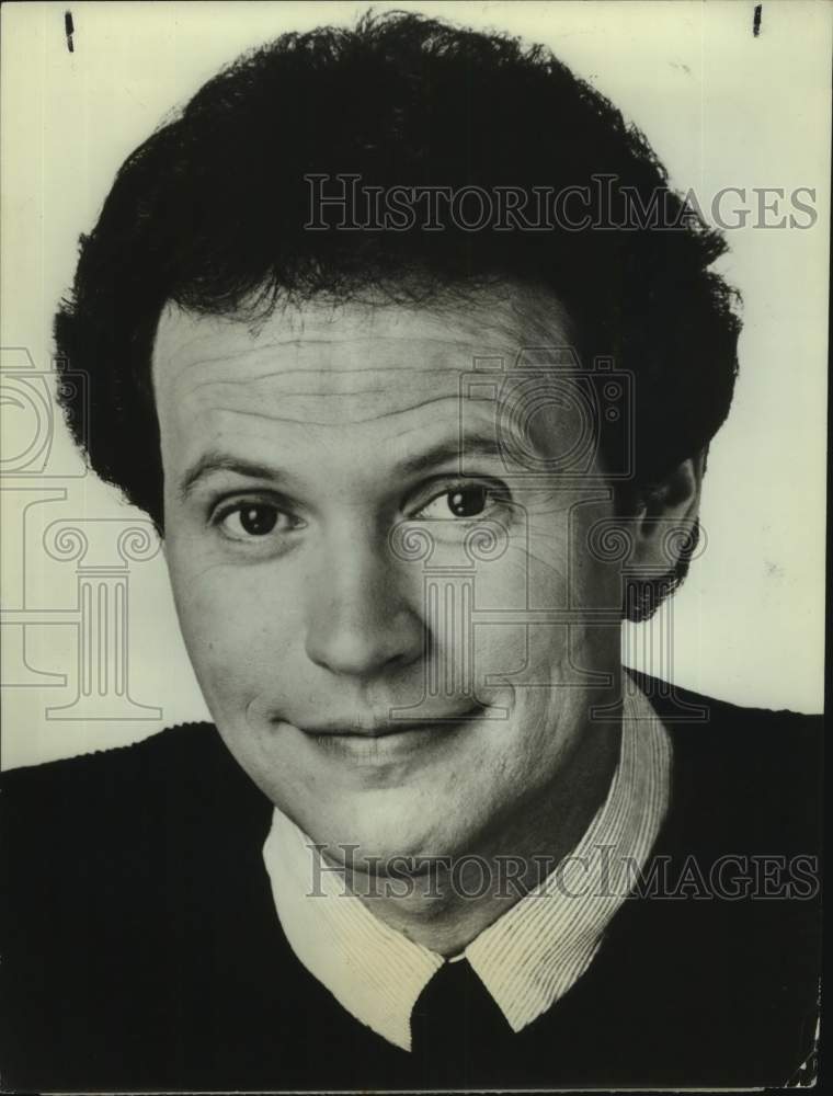 1987 Press Photo Billy Crystal, Host of "The 29th Annual Grammy Awards"- Historic Images