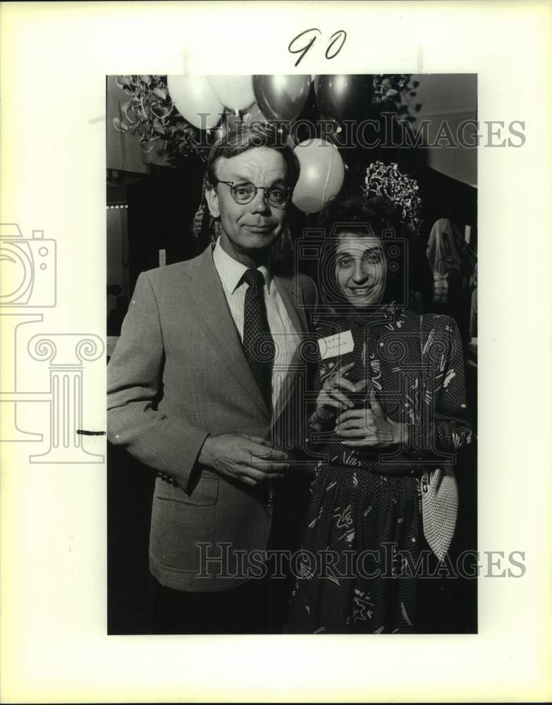 1980 Press Photo Lydia Alegria & Bill White at Central Park Mall School Benefit.- Historic Images