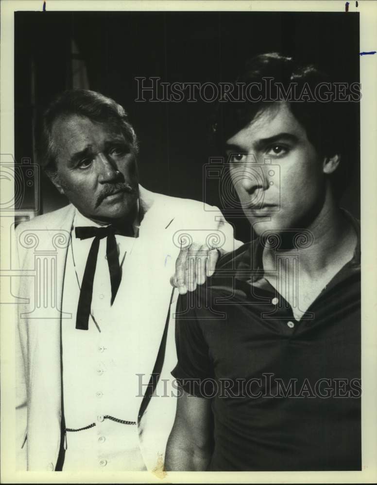1982 Press Photo Actors Fernando Allende and Howard Duff in "To Catch a Thief"- Historic Images