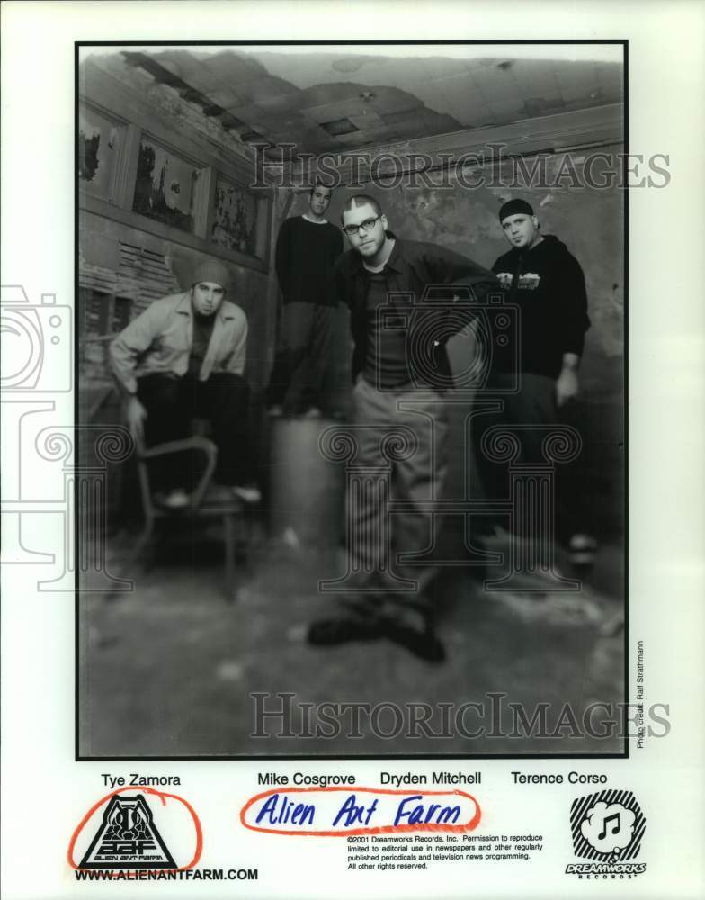 2001 Press Photo Four Members of the band Alien Ant Farm, Entertainers- Historic Images