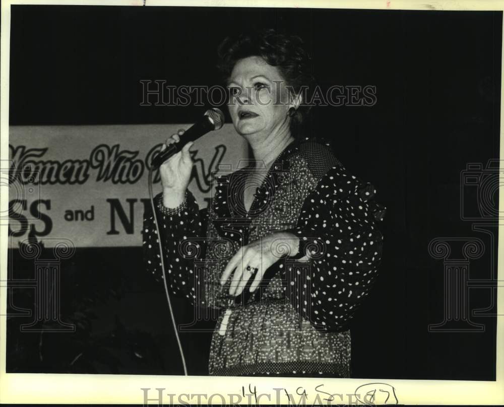 1984 Press Photo Susan Humphreys, Speaker at Event - sap21260- Historic Images