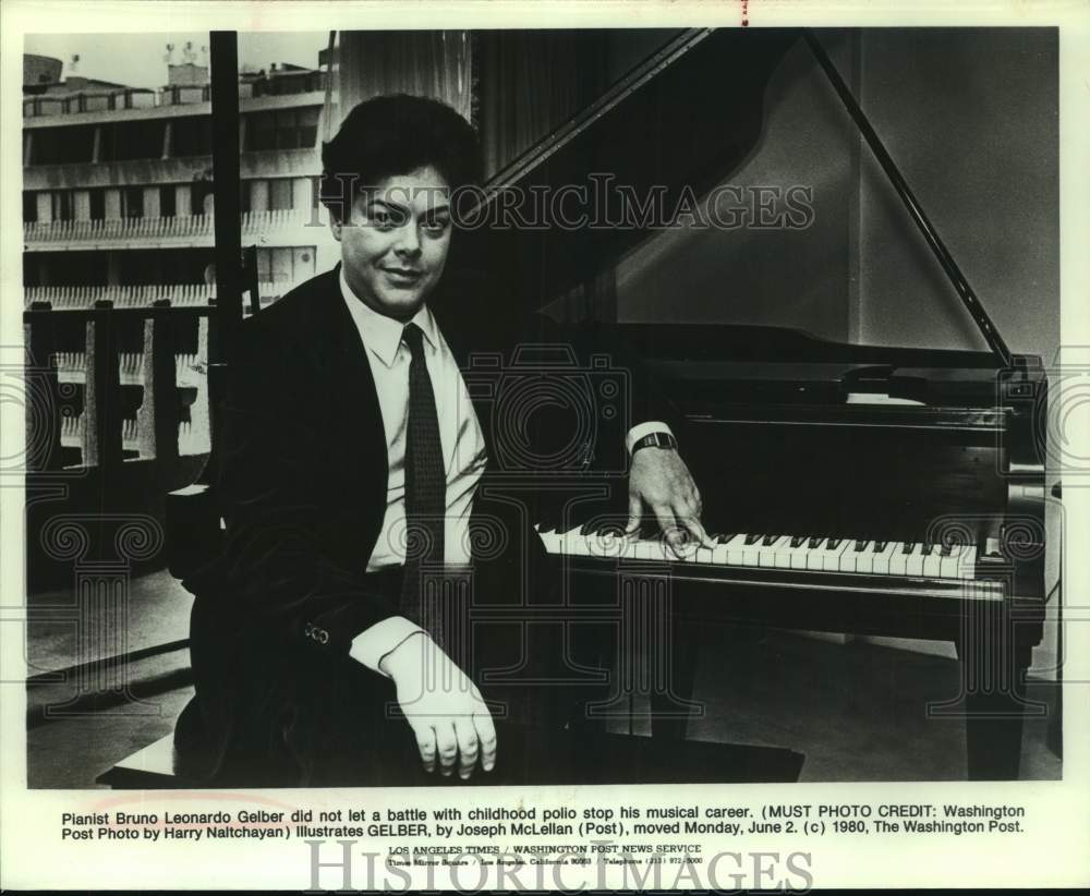1980 Press Photo Pianist Bruno Leonardo Gelber at Piano - sap21329- Historic Images