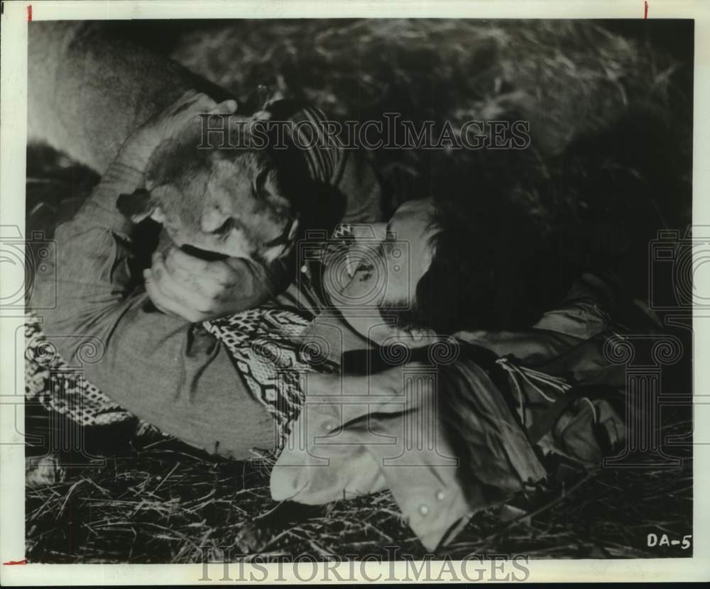 1983 Press Photo Actor Michael Ansara in &quot;The Day of the Animals&quot; - sap21367- Historic Images