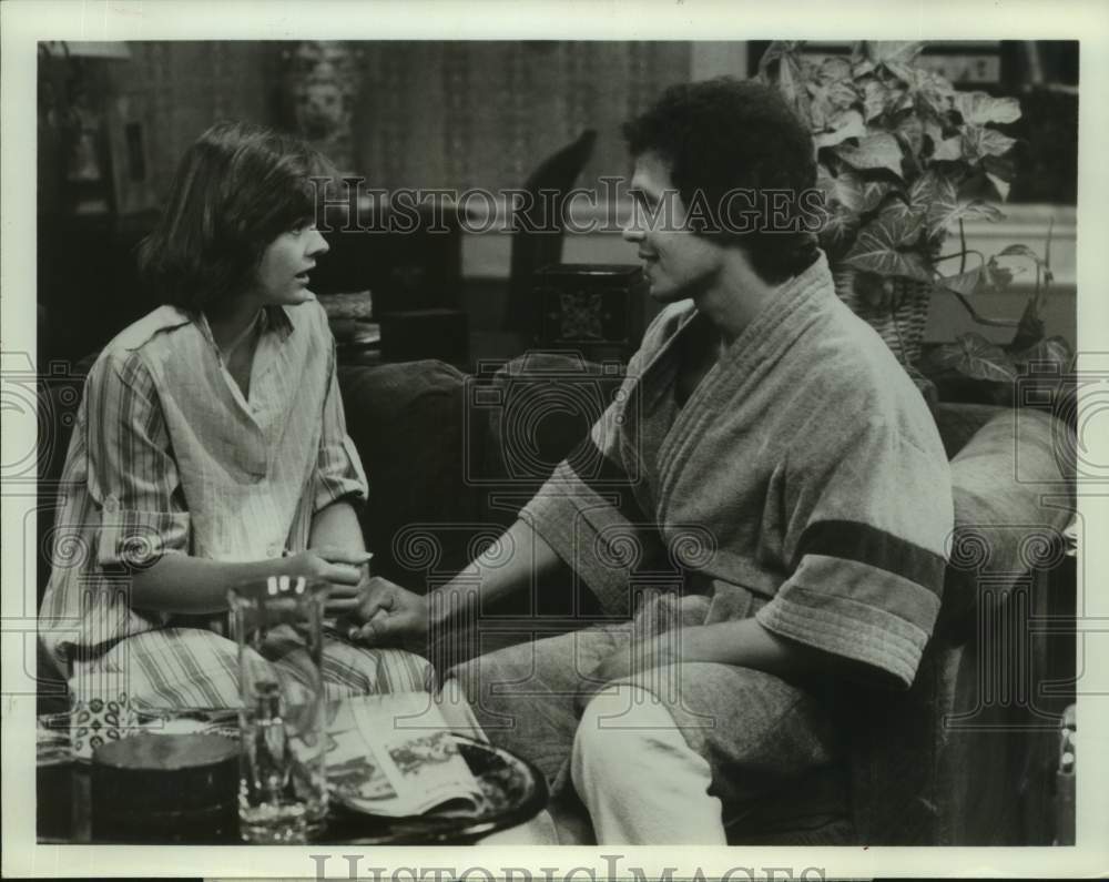 1978 Press Photo Actors Billy Crystal and Rebecca Balding in &quot;Soap&quot; on ABC TV- Historic Images