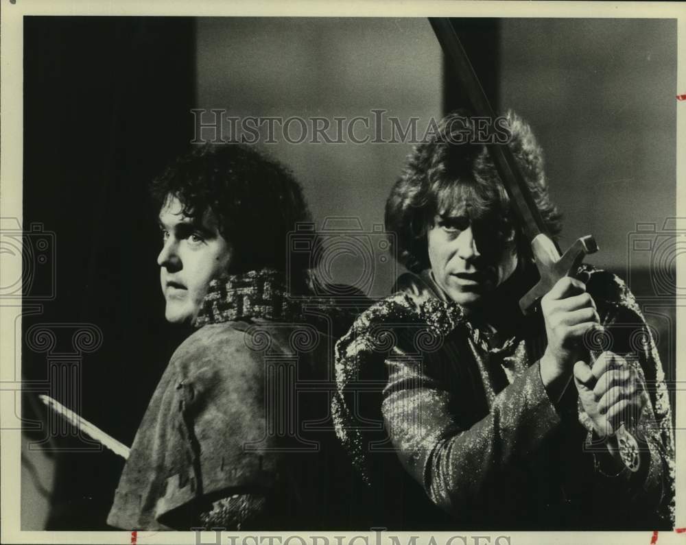 1983 Press Photo Actors Jeff Conaway and Walter Olkewicz in "Wizards and Warrior- Historic Images