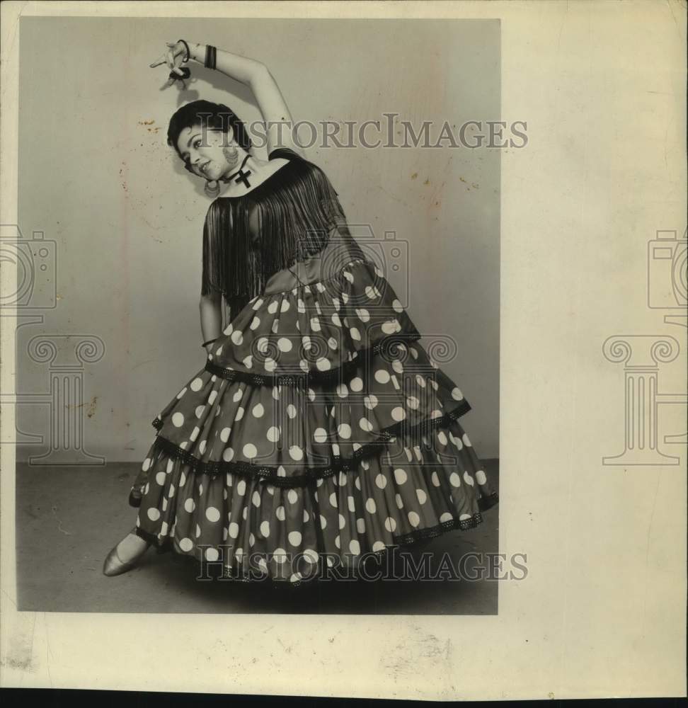 1957 Press Photo Dancer Yolanda Almaguer - sap21678