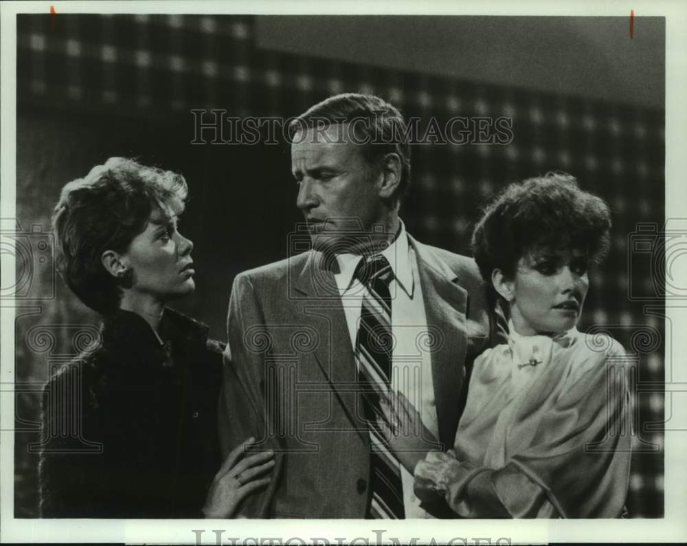 1983 Press Photo Actor Richard Anderson with Co-Stars in "The Fall Guy"- Historic Images