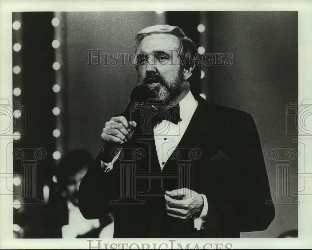 1983 Press Photo Host Ralph Emery at Event - sap21724- Historic Images