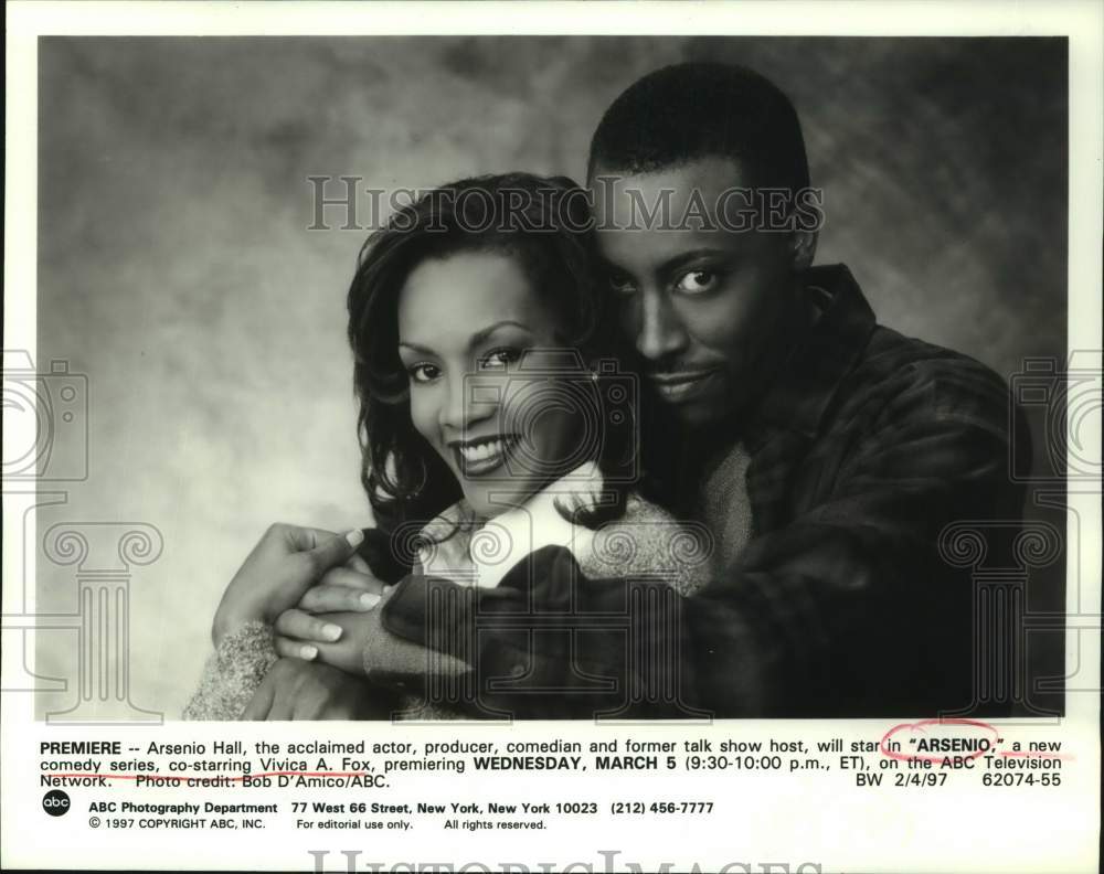 1997 Press Photo Actors Arsenio Hall and Vivica A. Fox in Television's "Arsenio"- Historic Images