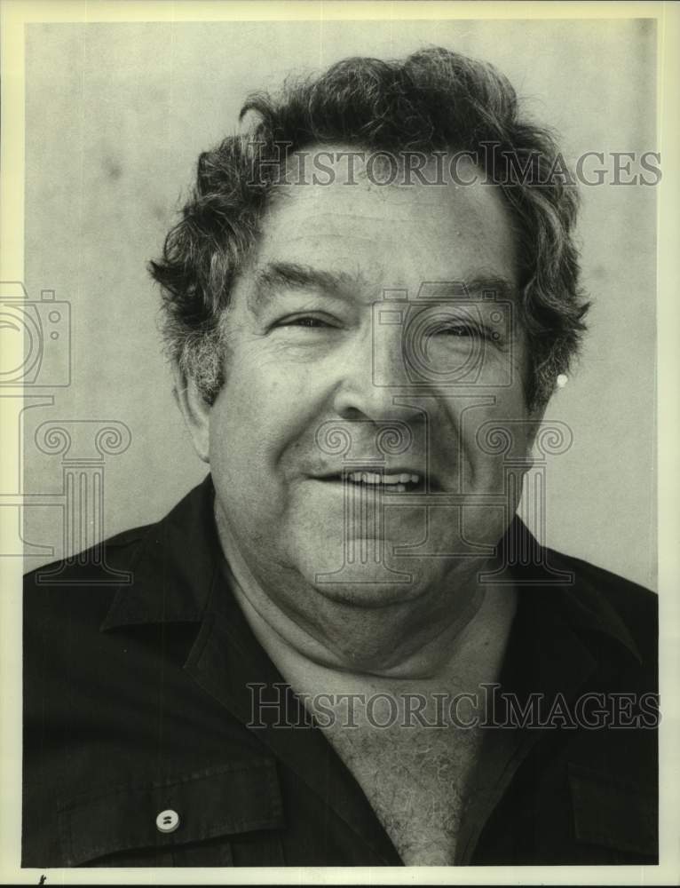 1984 Press Photo Robert L. Joseph, Writer-Producer, "The Sun Also Rises" on NBC- Historic Images