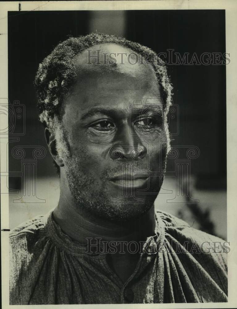 1977 Press Photo John Amos, Actor in Kunta Kinte movie - sap22131- Historic Images