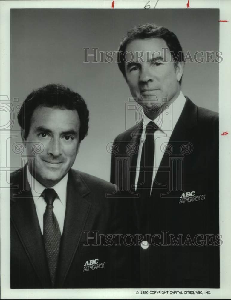 1986 Press Photo Frank Gifford and Al Michaels, ABC sports commentators- Historic Images