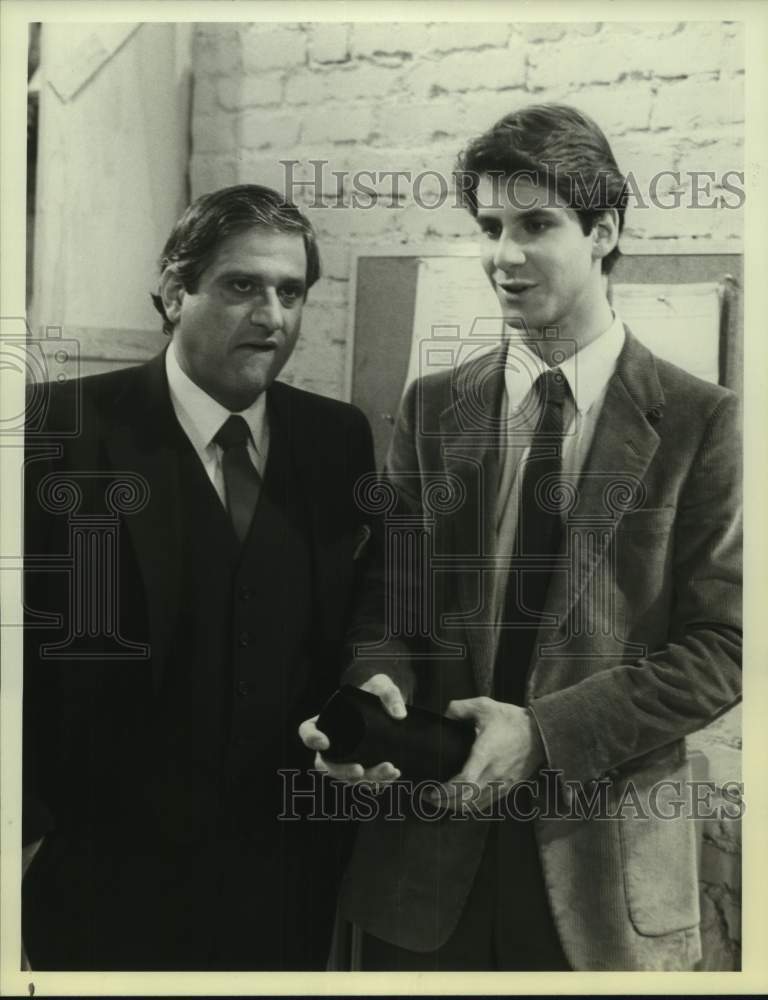 1984 Press Photo Actors Michael Lerner, Matt DeGanon in "I Gave At The Office"- Historic Images