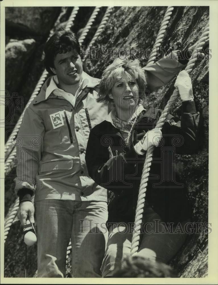 1981 Press Photo Mike Adamle and Donna de Varona &quot;Survival of the Fittest&quot; Hosts- Historic Images