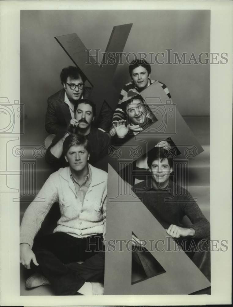1979 Press Photo Jamie Widdeos with Television's "Delta House" Cast of Actors- Historic Images