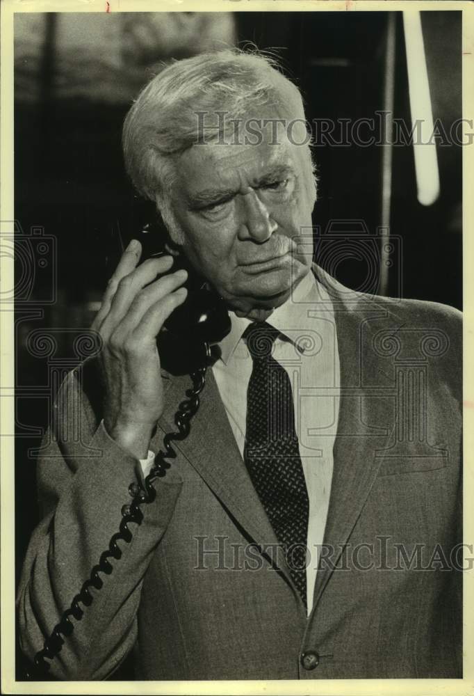 1979 Press Photo Actor Buddy Ebsen in scene listening on phone - sap22349- Historic Images