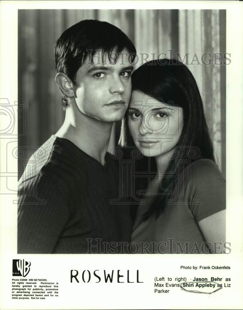 2000 Press Photo Actors Shiri Appleby and Jason Behr of &quot;Roswell&quot; Series- Historic Images