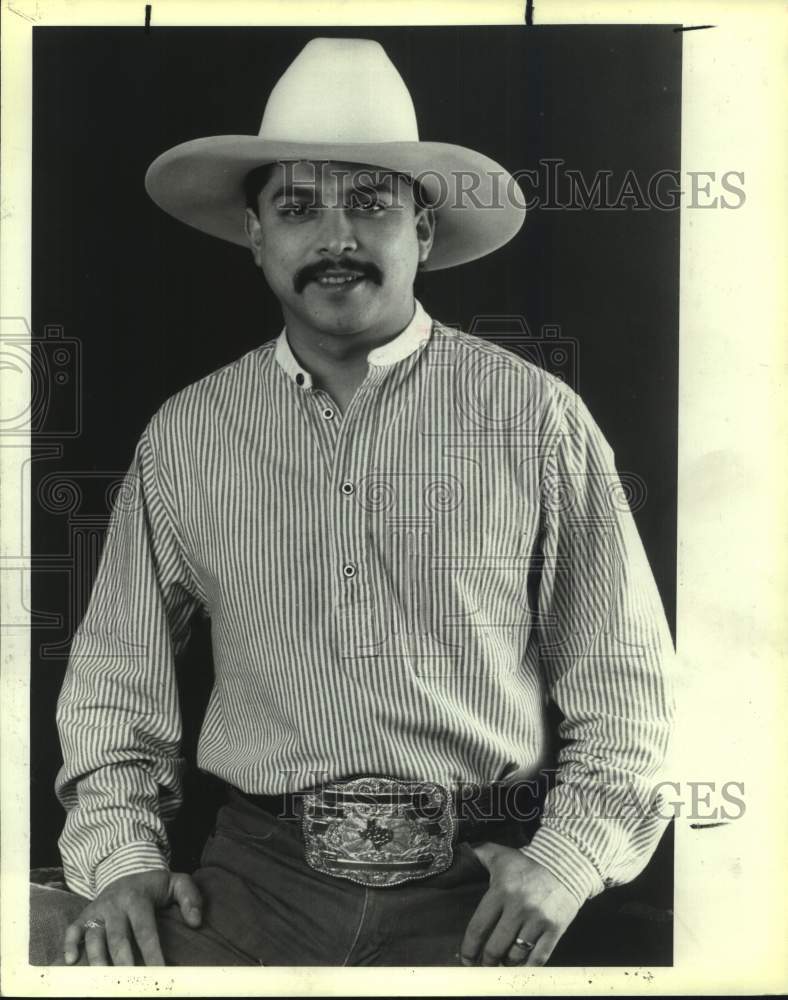 1990 Press Photo Entertainer Emilio Navaira, Musical Artist - sap22602- Historic Images