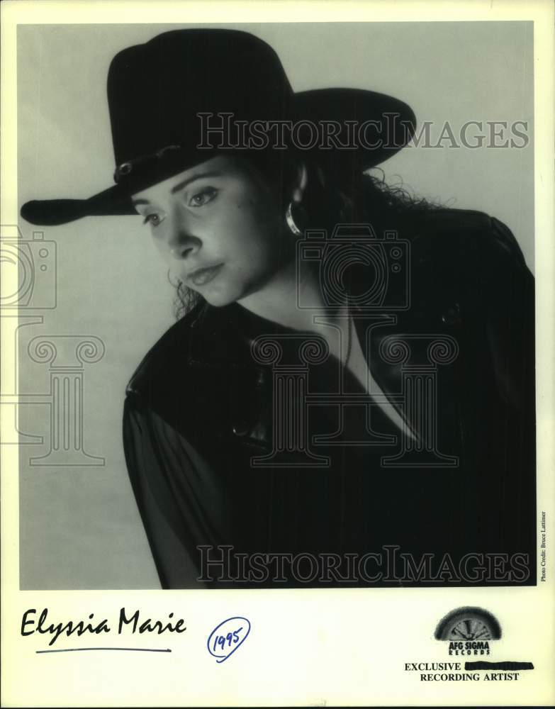 1995 Press Photo Singer Elyssia Marie - sap22616- Historic Images