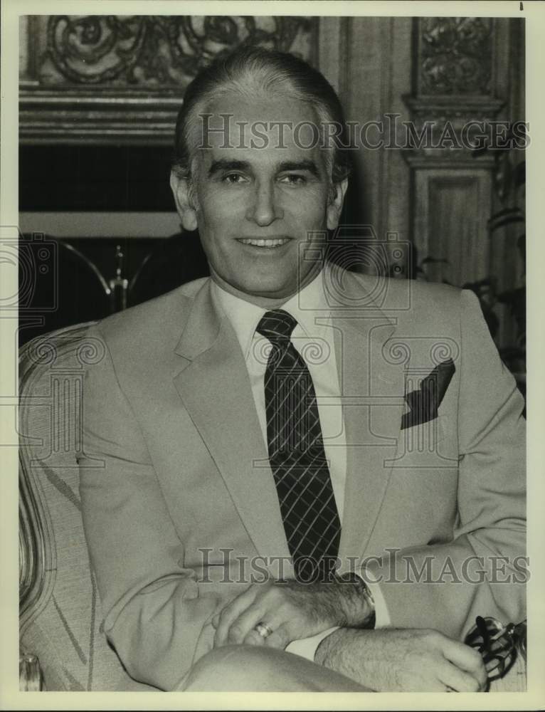 1982 Press Photo Actor James Douglas in "The Doctors" Television Movie- Historic Images