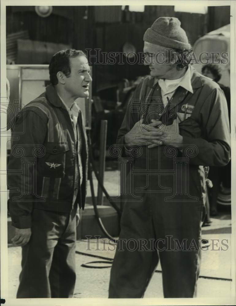 1982 Press Photo Actors Ron Carey and Val Bisoglio in &quot;Johnny Garage&quot;- Historic Images