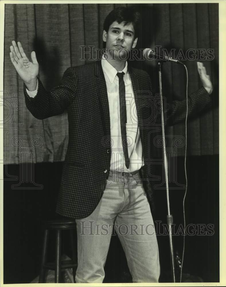 1986 Press Photo Entertainer Mark Louis on WOAI - sap22907- Historic Images