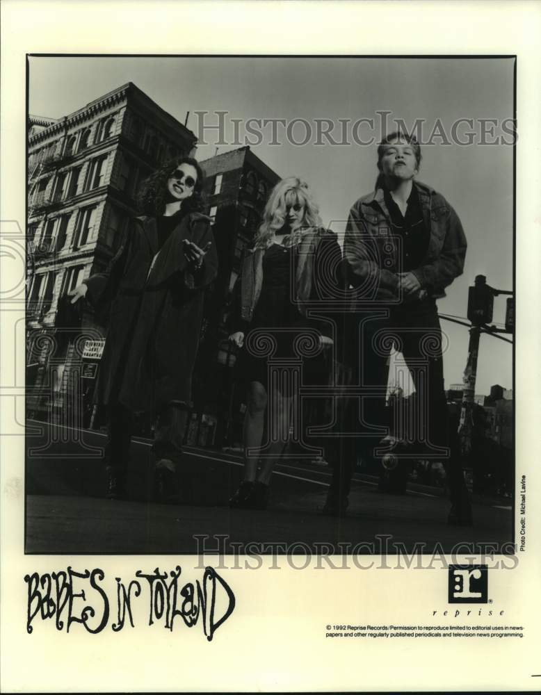 1992 Press Photo Three Members of the band Babes in Toyland, Entertainers- Historic Images