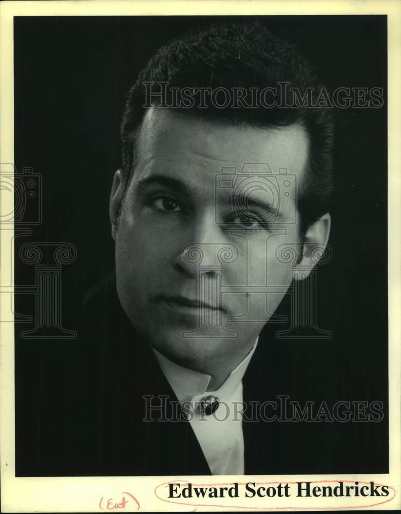 1997 Press Photo Edward Scott Hendricks, Entertainer, Baritone Singer- Historic Images