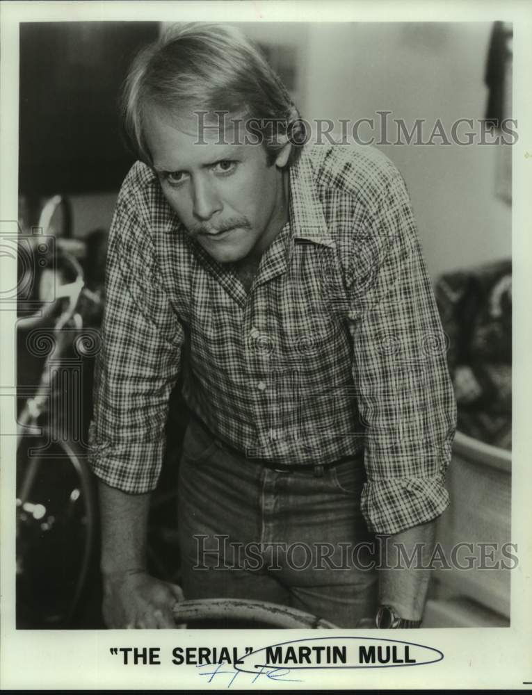 1979 Press Photo Actor Martin Mull in &quot;The Serial&quot; - sap23161- Historic Images