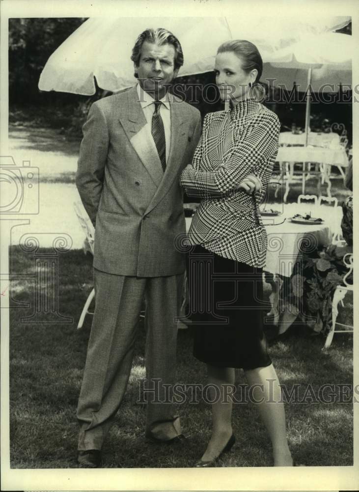 1986 Press Photo Actors William Devane, Constance McCashin in &quot;Knots Landing&quot;- Historic Images